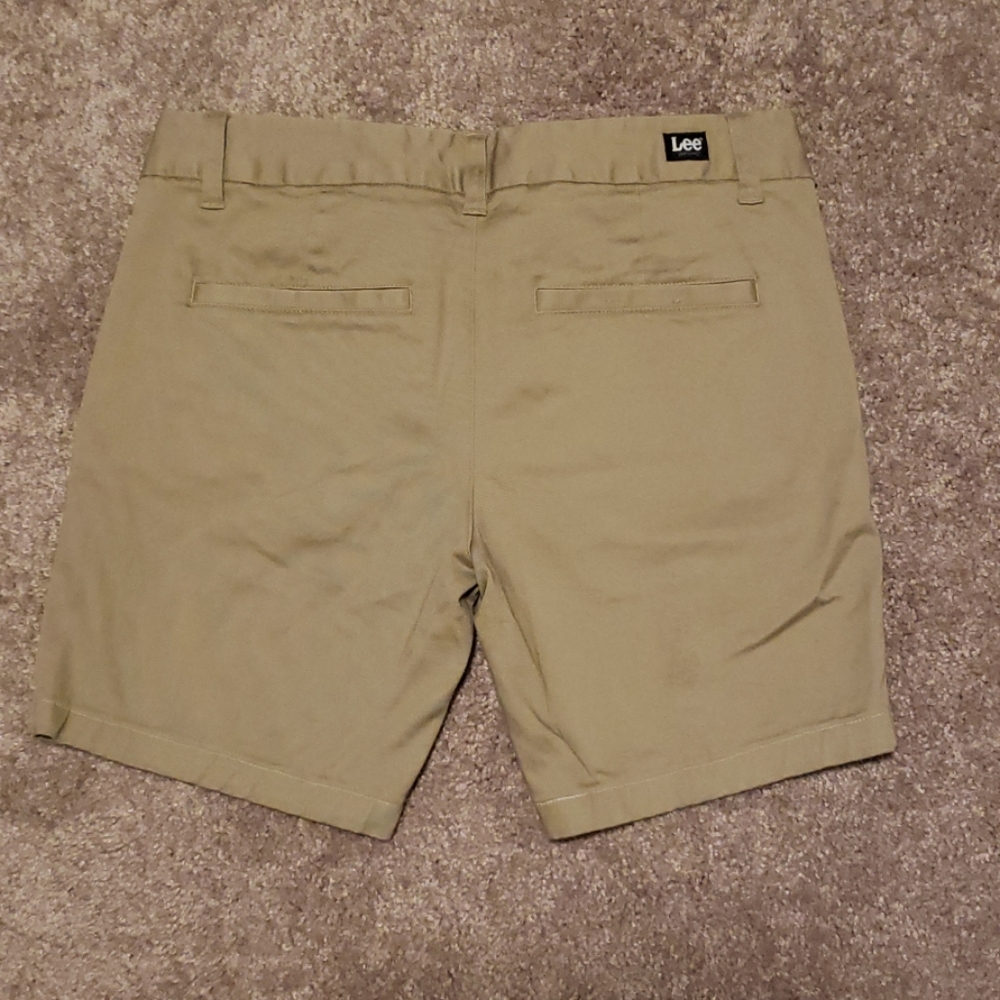 Shorts - Picture 2 of 5